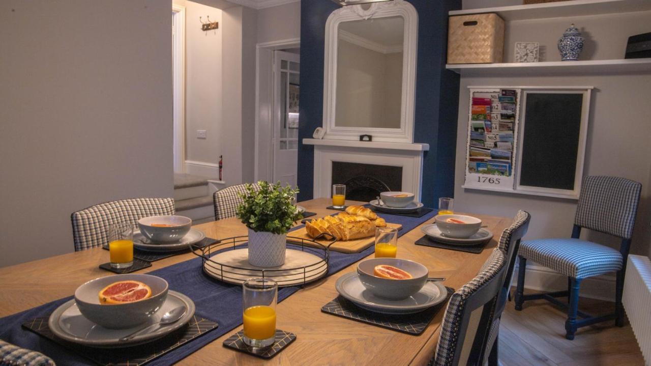 Number Six Apartment ไอรอนบริดจ์ ภายนอก รูปภาพ
